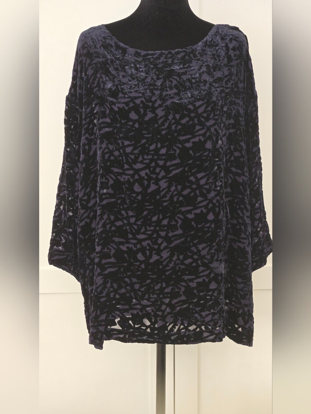 Eileen Fisher Velvet Burnout Silk Blouse Navy Blue Boatneck Boxy Top Luxury M